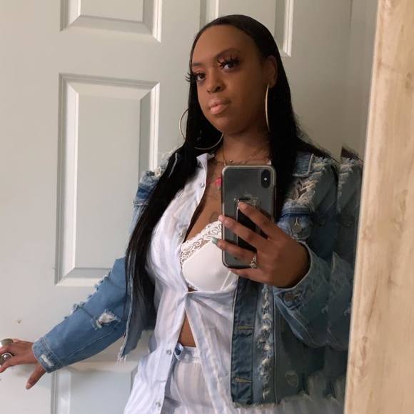 Poshmark profile picture for @livid